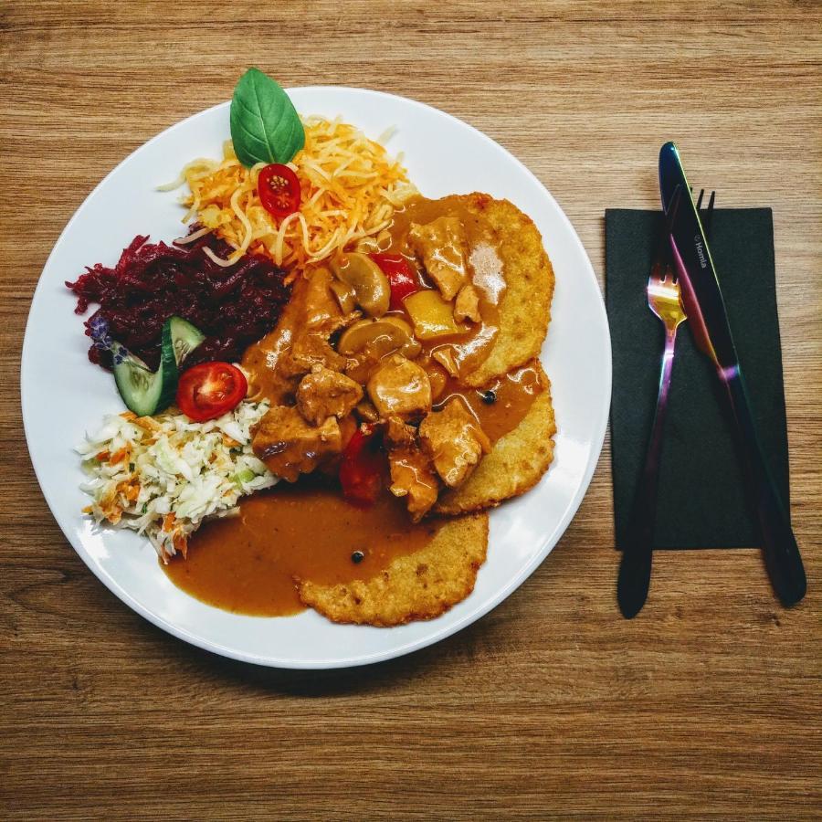 Karczma-Koszwice Acomodação com café da manhã Exterior foto