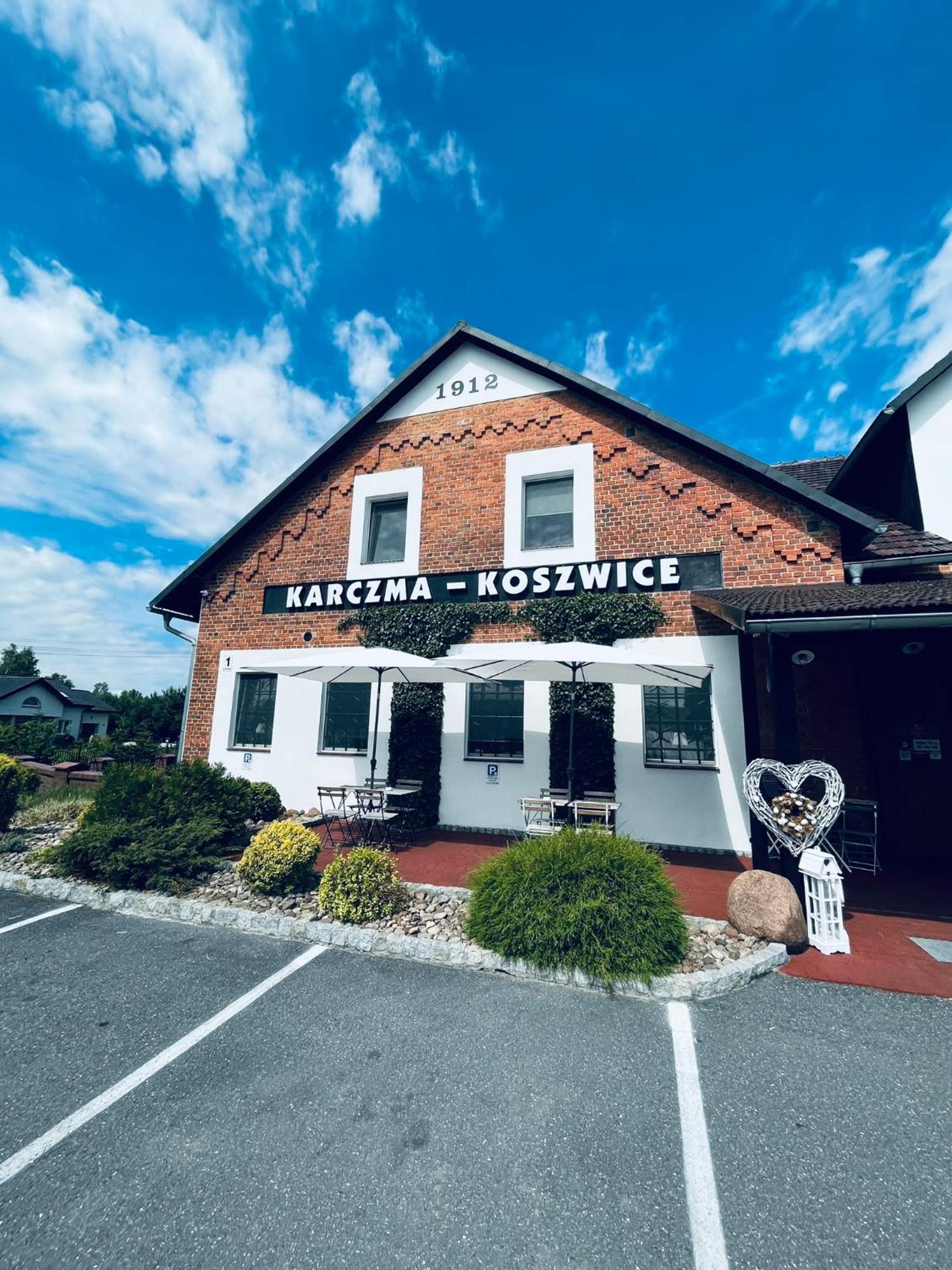 Karczma-Koszwice Acomodação com café da manhã Exterior foto